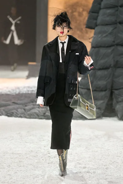 Look 32